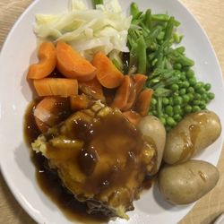 The Tuckery - Homemade shepherds pie, veg and potatoes.