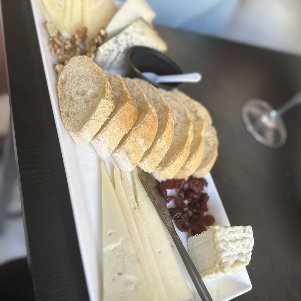 Murray's Cheese - Bleecker - Cheese Shops Near Me - New York, New York Murray's Cheese - Bleecker - Cheese Shops Near Me - New York, New York