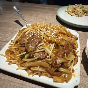 Mom Kitchen - Beef Chow Fun - Chinese Near Me - San Diego, California