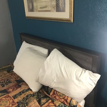 Econo Lodge - Bed - Hotels Near Me - Durant, Oklahoma