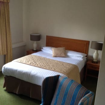 Kenwood Hall - Double Bedroom - Hotels Near Me - Sheffield, XSY