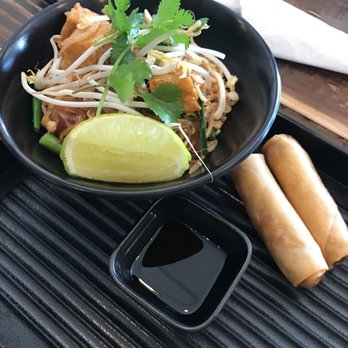Sip Saam Thai - Pad Thai Tofu is always good - Thai Near Me - Austin, Texas