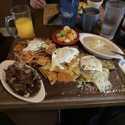 Chilaquiles Rojos Chilaquiles Poblanos Chilaquiles Verdes Chilaquiles Rojos Chilaquiles Poblanos Chilaquiles Verdes