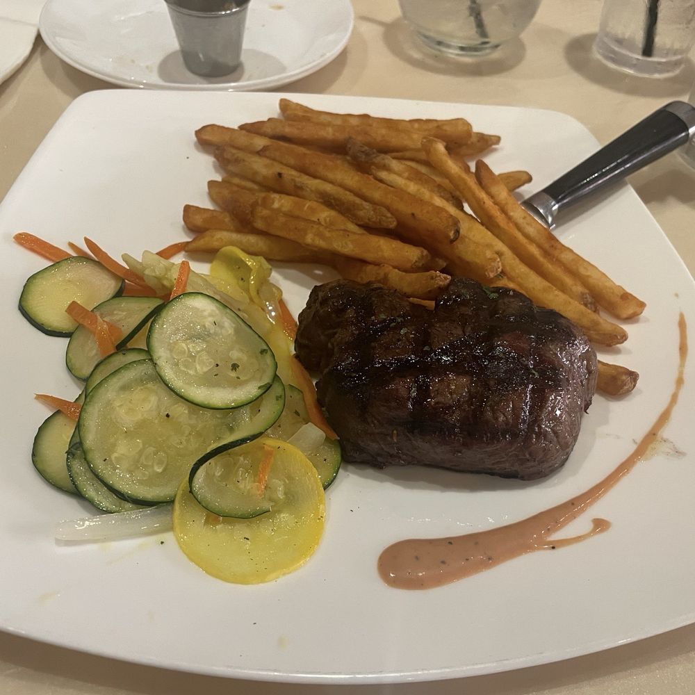 Chophouse 101 - Filet mignon, fries and seasonal vegetables - American Near Me - Kannapolis, North Carolina