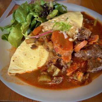 Cream Pot - Burgundy Beef Stew Omelet Rice, with authentic French style beef stew and Gruyere Cheese - Breakfast & Brunch Near Me - Honolulu, Hawaii
