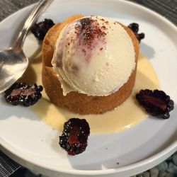 Vintage 414 - Peach buttermilk cake