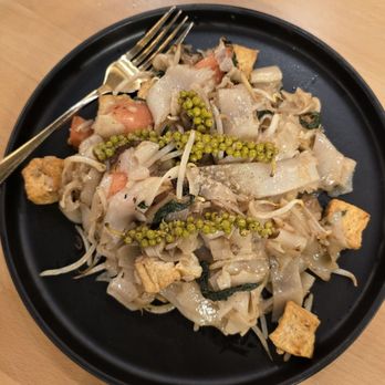 Manaao - Drunken Noodles - Vegetarian - Thai Near Me - Tustin, California