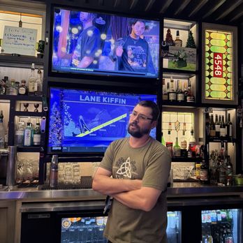 EJ's Pub - Bixby Knolls - Tanner - Sports Bars Near Me - Long Beach, California