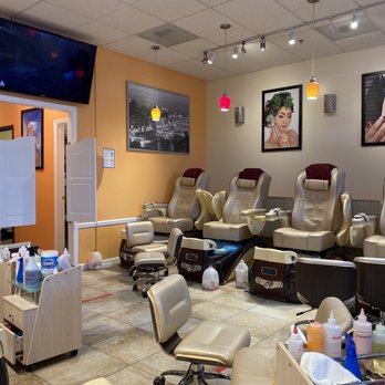 Saloni Nails & Spa - Nail Salons Near Me - Ferndale, Washington