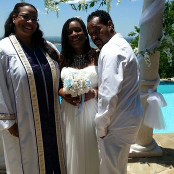 Rev. Vikki - Officiants Near Me