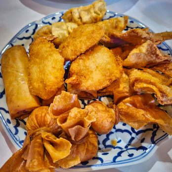 Siri Thai II - Sample Platter - Thai Near Me - Palatine, Illinois