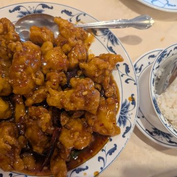 Canton Cooks - General Tsos chicken - Cantonese Near Me - Atlanta, Georgia