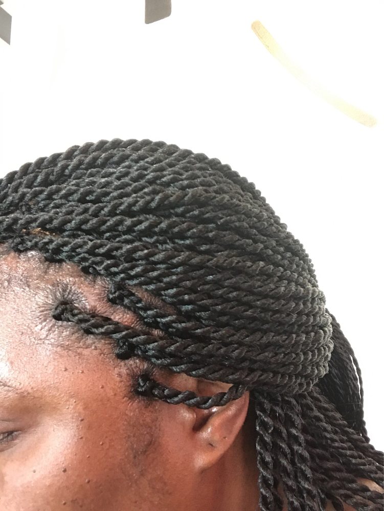 Marley's Hair Braiding Logo