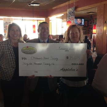 Applebee's Grill + Bar - Supporting the community. - American Near Me - Bluefield, Virginia