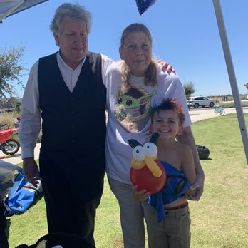 Fun Time Entertainment - Angry Bird balloon - Magicians Near Me Fun Time Entertainment - Angry Bird balloon - Magicians Near Me