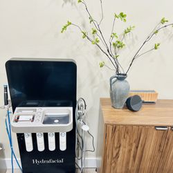 Hiraya Aesthetics and Wellness