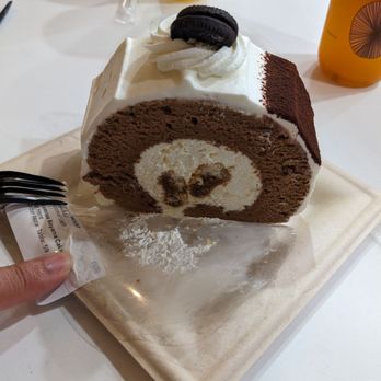 Motto Tea Cafe - Tiramisu cake roll - Bubble Tea Near Me - San Gabriel, California Motto Tea Cafe - Tiramisu cake roll - Bubble Tea Near Me - San Gabriel, California