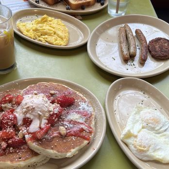 Snooze, an A.M. Eatery - Gluten free Strawberry Shortcake Pancakes - Breakfast & Brunch Near Me - Tustin, California Snooze, an A.M. Eatery - Gluten free Strawberry Shortcake Pancakes - Breakfast & Brunch Near Me - Tustin, California