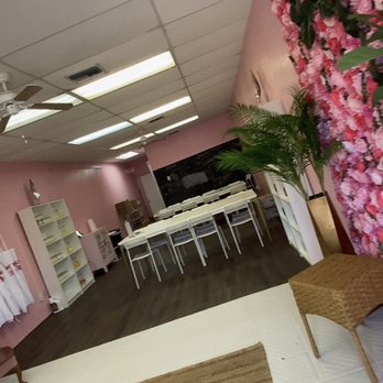 Wax N Vibes - The inside of Wax N Vibes - Candle Stores Near Me - Tampa Bay, Florida Wax N Vibes - The inside of Wax N Vibes - Candle Stores Near Me - Tampa Bay, Florida