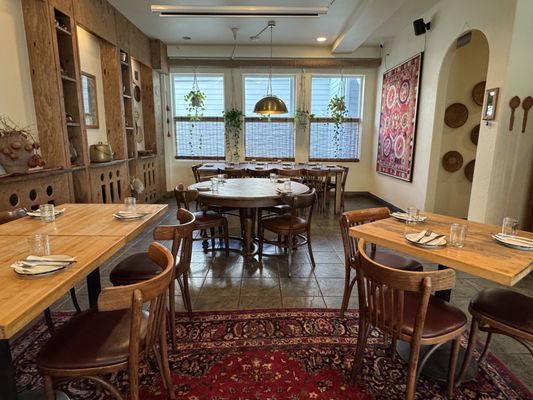 Komaaj Mazze Wine Bar by null