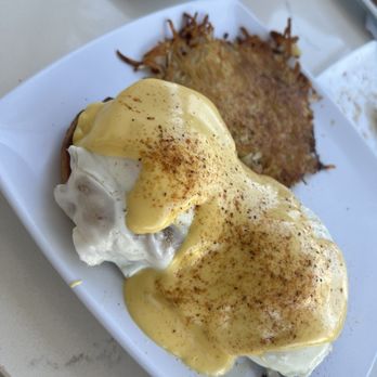 Canopy Road Cafe - Crab Cake Eggs Benedict - Breakfast & Brunch Near Me - Inlet Beach, Florida