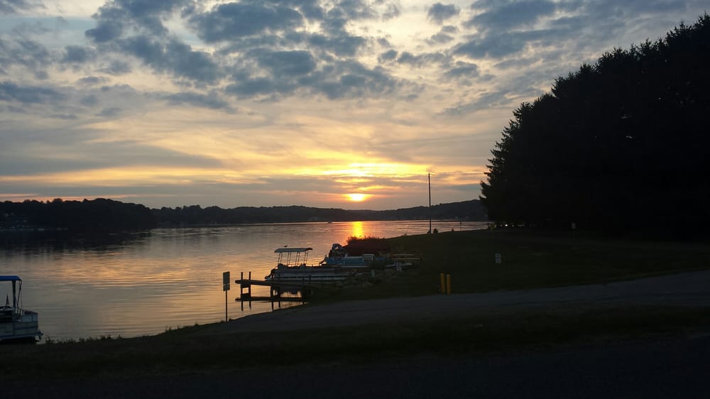 GUILFORD LAKE GRILLE CLOSED 12 Reviews 7094 E Lake Rd, Lisbon