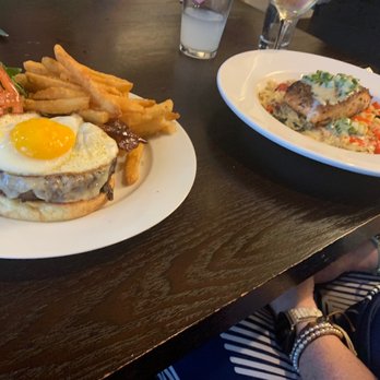 Bella Vista Ristorante - My great burger - Italian Near Me - Niagara Falls, New York