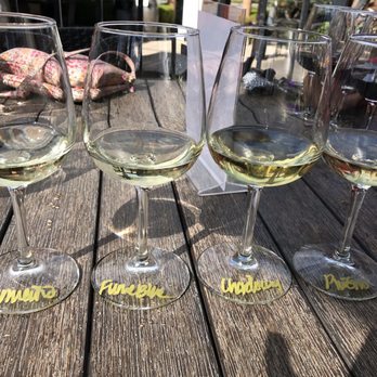 Danza del Sol Winery - White wine flight - Wine Tours Near Me - Temecula, California Danza del Sol Winery - White wine flight - Wine Tours Near Me - Temecula, California