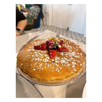 Breakfast At Barneys - 24k gold pancakes - Breakfast & Brunch Near Me - Atlanta, Georgia