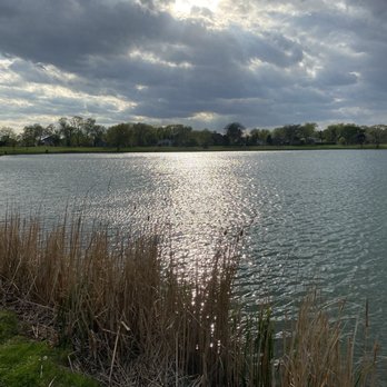 Lake Park - Parks Near Me - Des Plaines, Illinois