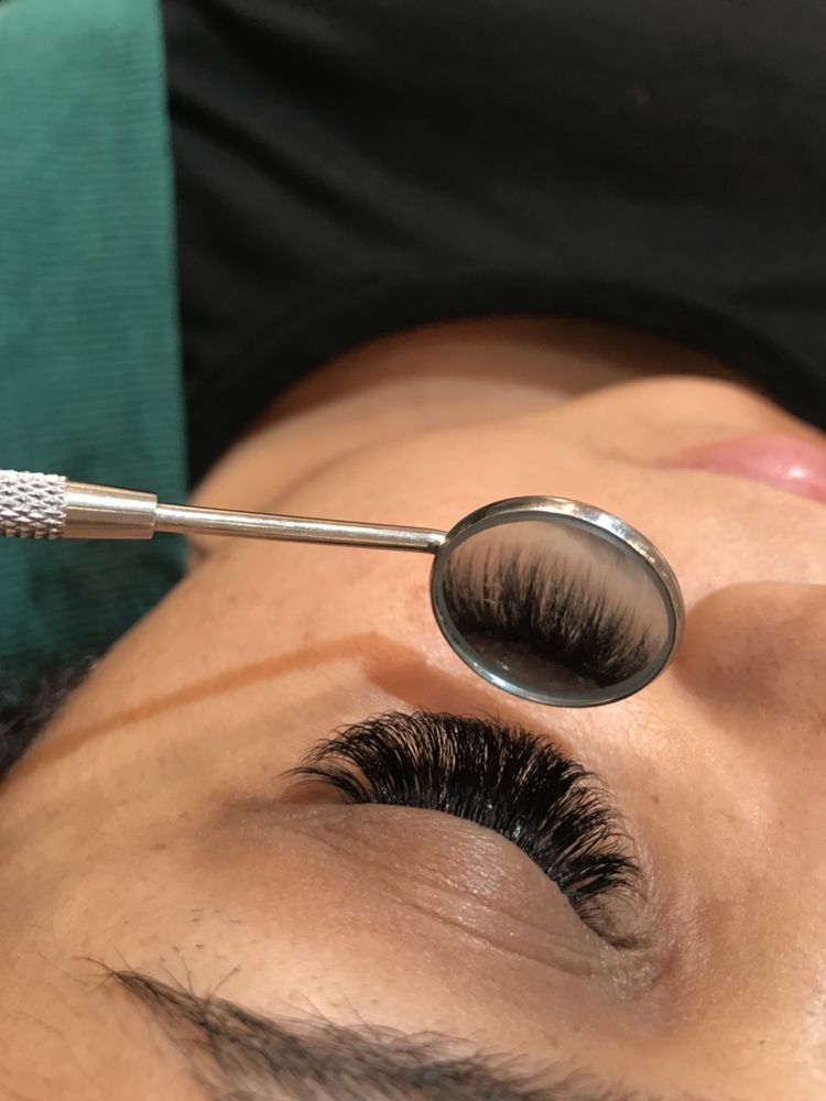 Eye Society lashes Logo