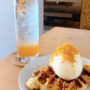 Onit Cafe - Croffle with Icecream and Brown Cheese - Coffee & Tea Near Me - Federal Way, Washington