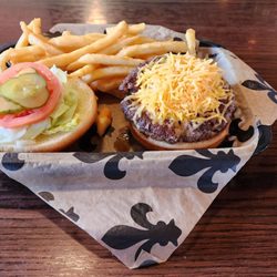 Frenier Landing - Cheeseburger open