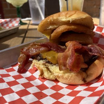 LINDY’S ON 4TH - Updated January 2026 - 579 Photos & 685 Reviews - 500 ...