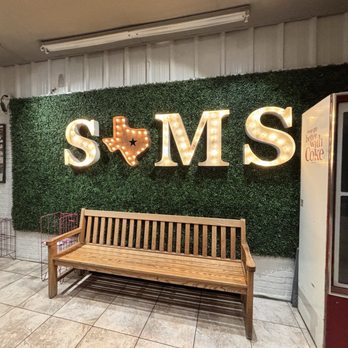 Sam's Original Restaurant - Entrance - Barbeque Near Me - Fairfield, Texas