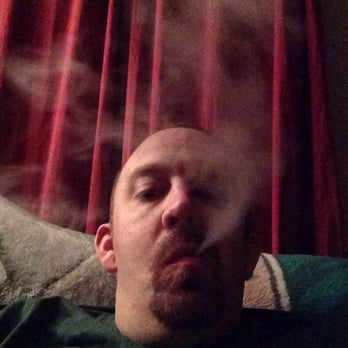 Emerald Vapors - Getting my vape on!!! Thanks emerald vapor cig free for over a year now!! - Vape Shops Near Me - Springfield, Oregon