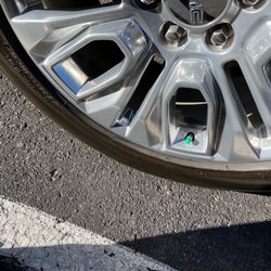 Las Vegas Hand Car Wash - Dressing kissing on inner tire area.