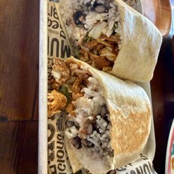Langosta - Chicken burrito