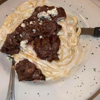 Christophers - Fettuccine Gorgonzola with steak - Italian Near Me - Des Moines, Iowa