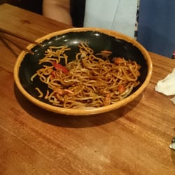 Fufu 2 - Les yakizoba ( nouilles sautées au porc) ! Plat très copieux et bon.