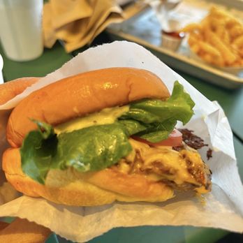 Shake Shack Hillsdale - Burgers Near Me - San Mateo, California