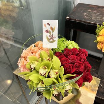Effusive Flowers - Four season beautiful arrangement!! Best flower shop in Los Angeles - Florists Near Me - Beverly Hills, California Effusive Flowers - Four season beautiful arrangement!! Best flower shop in Los Angeles - Florists Near Me - Beverly Hills, California