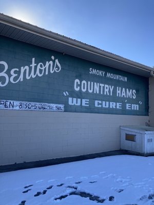 Benton's Smoky Mountain Country Hams & Bacon by null