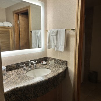 Cavalier Oceanfront Resort - Bathroom sink - Resorts Near Me - San Simeon, California Cavalier Oceanfront Resort - Bathroom sink - Resorts Near Me - San Simeon, California