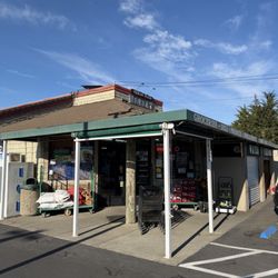 Pelican Plaza Grocery & Deli