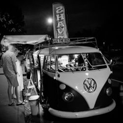 Gus Hawaiian Shave Ice - Gus doin' work after dark.