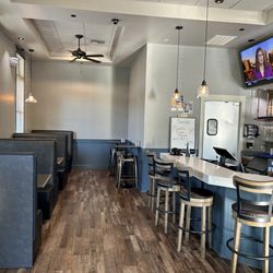 Bandit's Restaurant & Bar - Booths & Bar