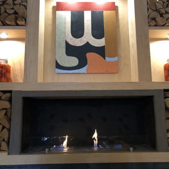 Westwood - Fireplace in the back with painting. - Cocktail Bars Near Me - Brooklyn, New York