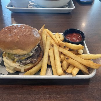 Teays River Brewing & Public House - Ultimate Beer Burger - Breweries Near Me - Lafayette, Indiana