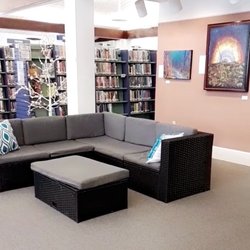 Belgrade Community Library - Entry lounge